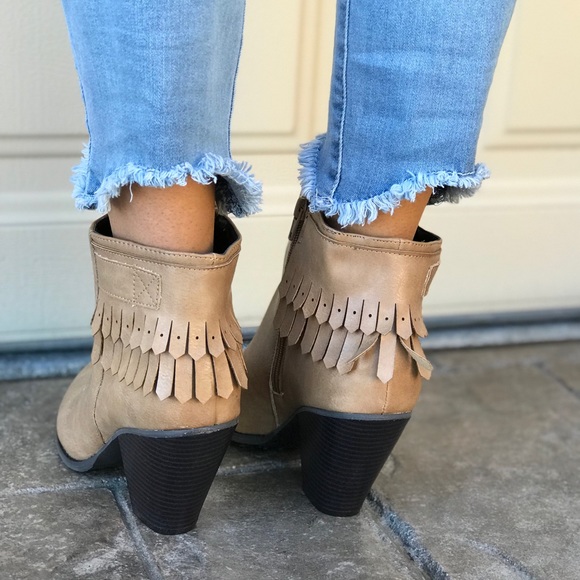 NIB Distressed Fringe Tan Boho Ankle Booties - Picture 3 of 7